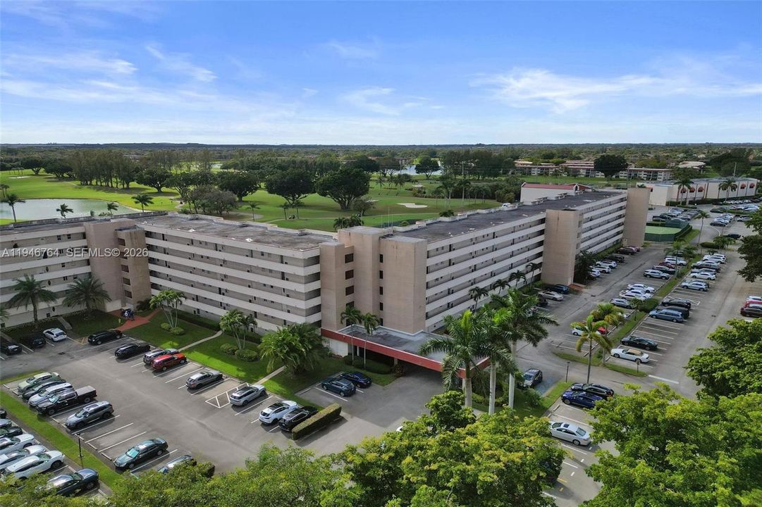 For Sale: $149,000 (1 beds, 1 baths, 800 Square Feet)