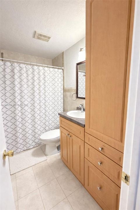 For Sale: $265,000 (2 beds, 1 baths, 1056 Square Feet)