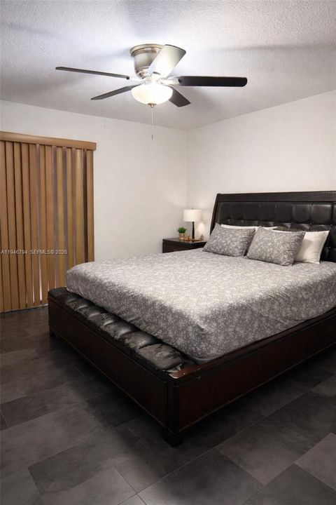 For Sale: $265,000 (2 beds, 1 baths, 1056 Square Feet)