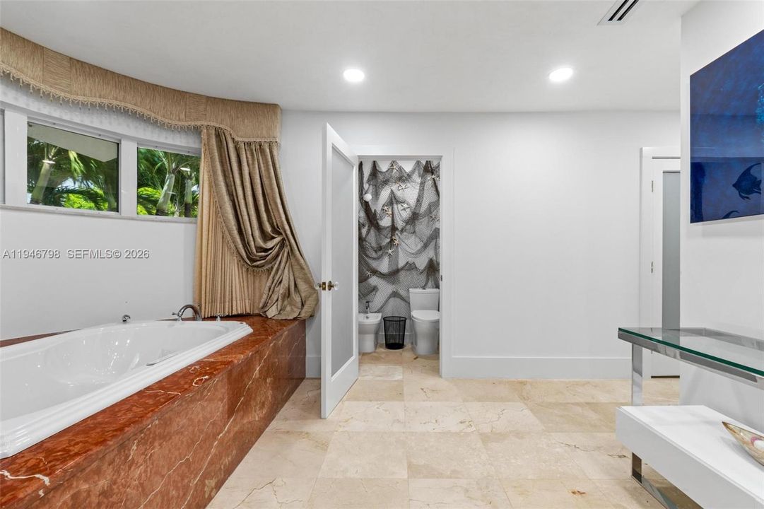 En Venta: $3,800,000 (6 camas, 7 baños, 6423 Pies cuadrados)