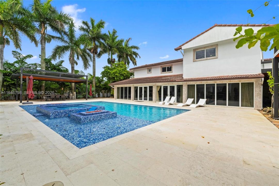 En Venta: $3,800,000 (6 camas, 7 baños, 6423 Pies cuadrados)