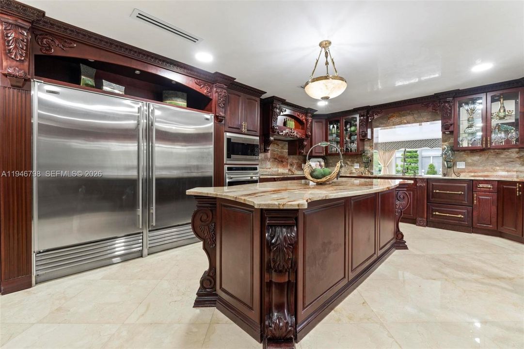 En Venta: $3,800,000 (6 camas, 7 baños, 6423 Pies cuadrados)