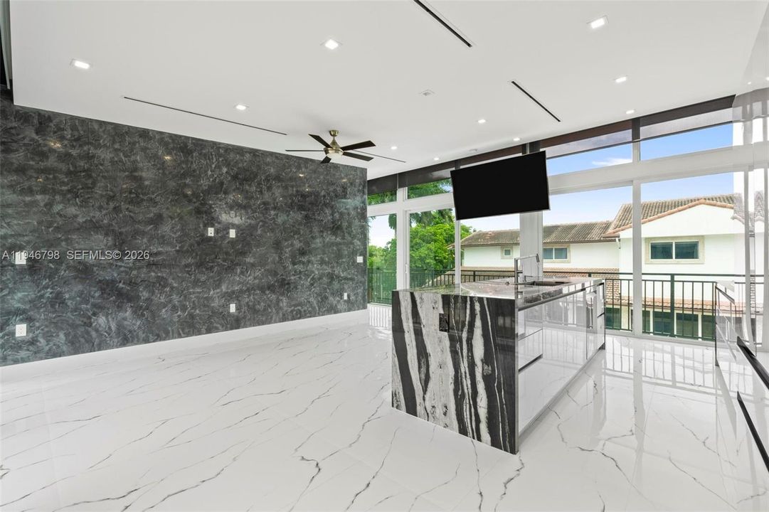En Venta: $3,800,000 (6 camas, 7 baños, 6423 Pies cuadrados)