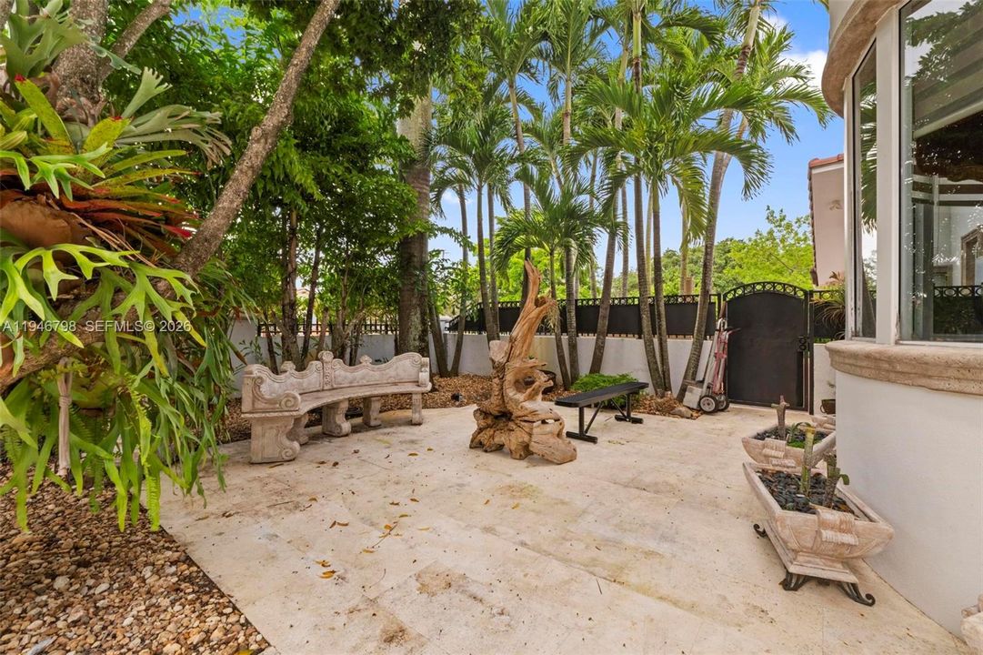 En Venta: $3,800,000 (6 camas, 7 baños, 6423 Pies cuadrados)