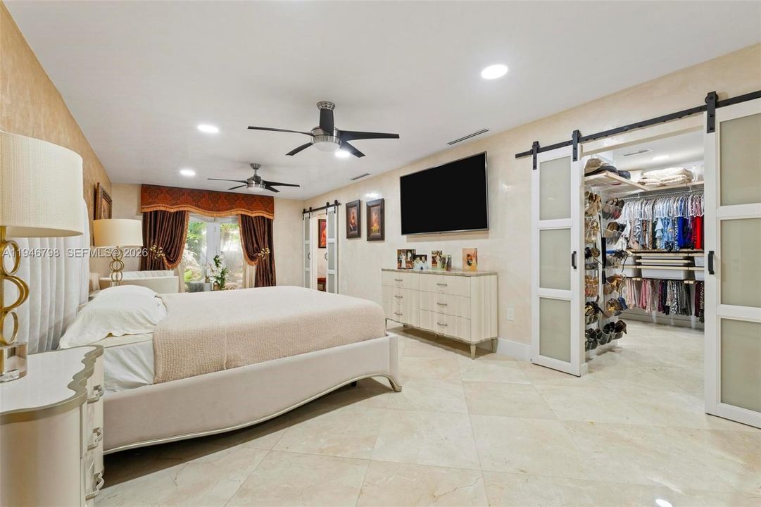 En Venta: $3,800,000 (6 camas, 7 baños, 6423 Pies cuadrados)