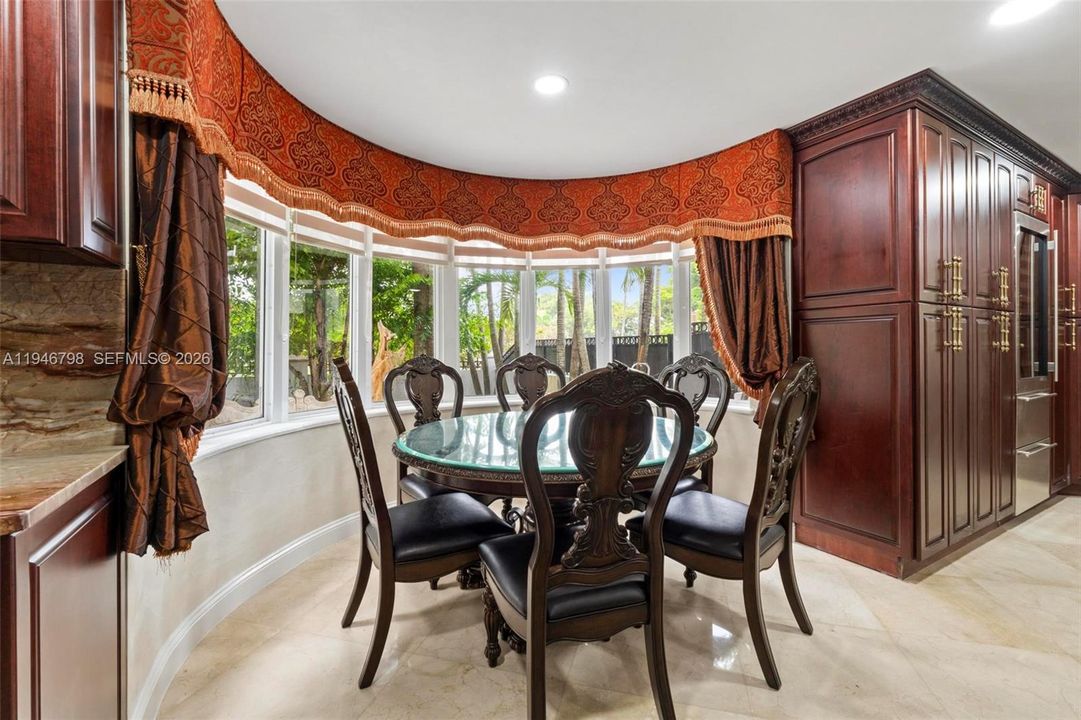 En Venta: $3,800,000 (6 camas, 7 baños, 6423 Pies cuadrados)