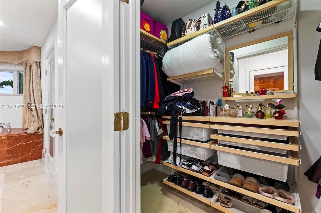 En Venta: $3,800,000 (6 camas, 7 baños, 6423 Pies cuadrados)