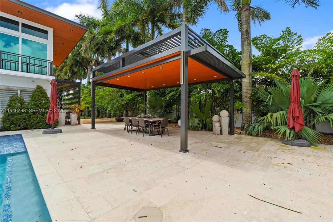 En Venta: $3,800,000 (6 camas, 7 baños, 6423 Pies cuadrados)