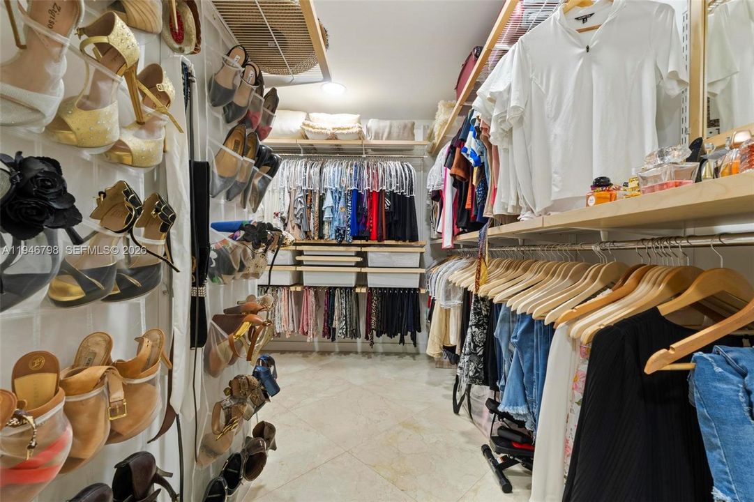 En Venta: $3,800,000 (6 camas, 7 baños, 6423 Pies cuadrados)