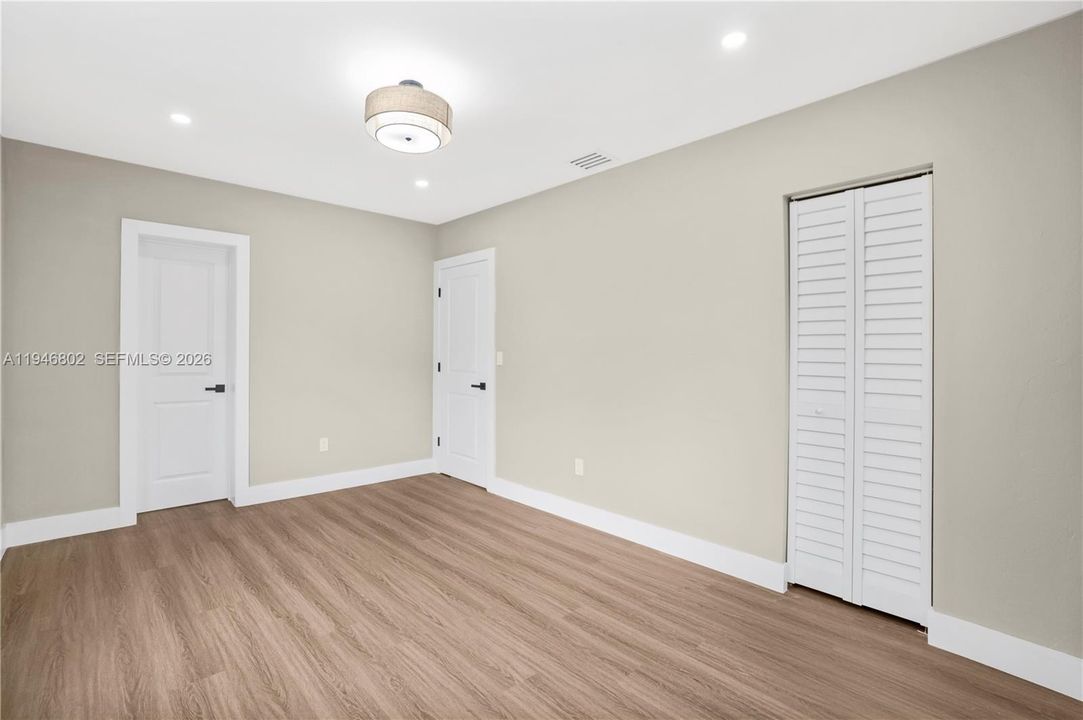 For Sale: $649,900 (3 beds, 2 baths, 1287 Square Feet)