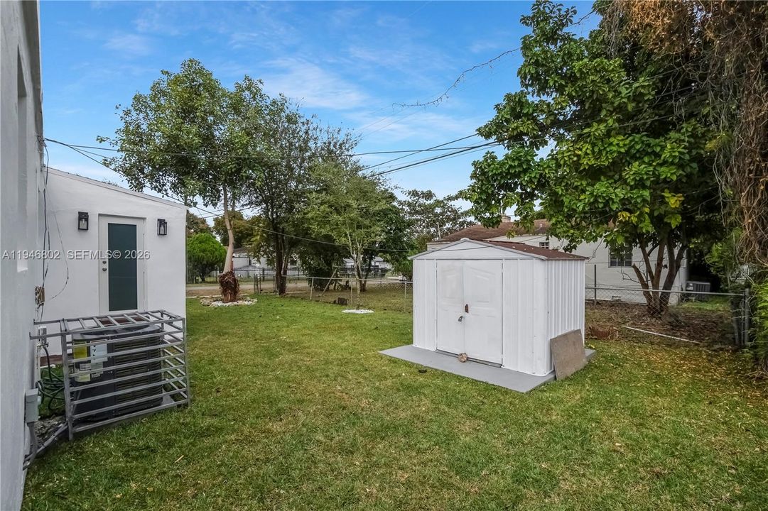 For Sale: $649,900 (3 beds, 2 baths, 1287 Square Feet)