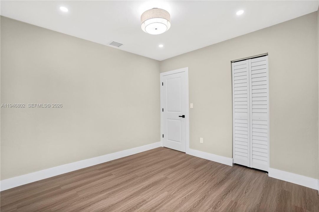 For Sale: $649,900 (3 beds, 2 baths, 1287 Square Feet)