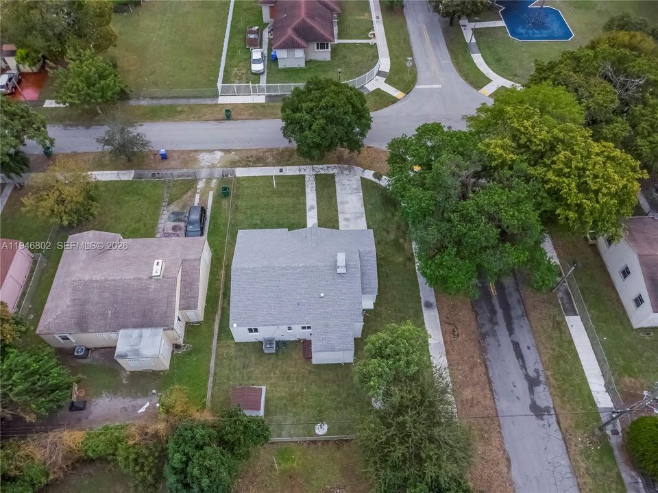 For Sale: $649,900 (3 beds, 2 baths, 1287 Square Feet)