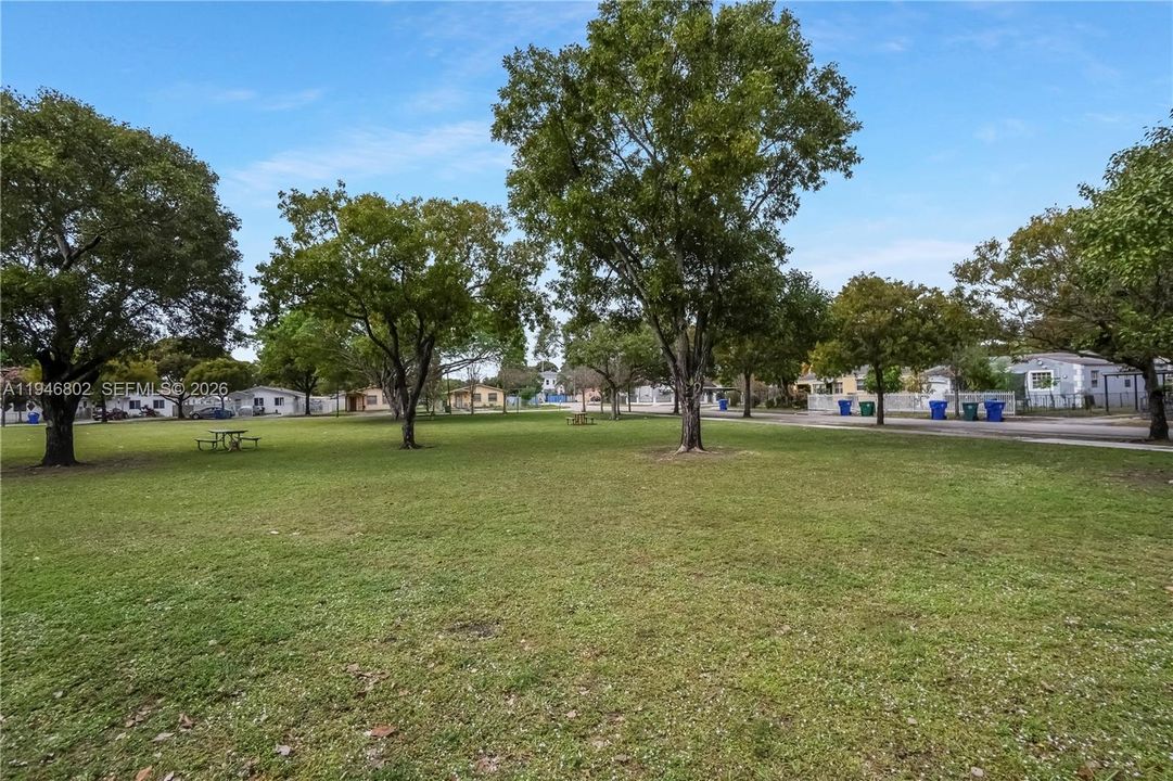 For Sale: $649,900 (3 beds, 2 baths, 1287 Square Feet)