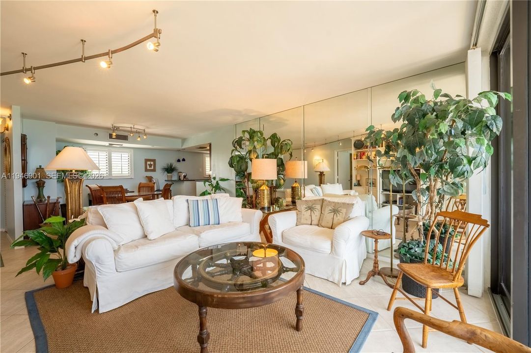 For Rent: $7,500 (2 beds, 2 baths, 1170 Square Feet)