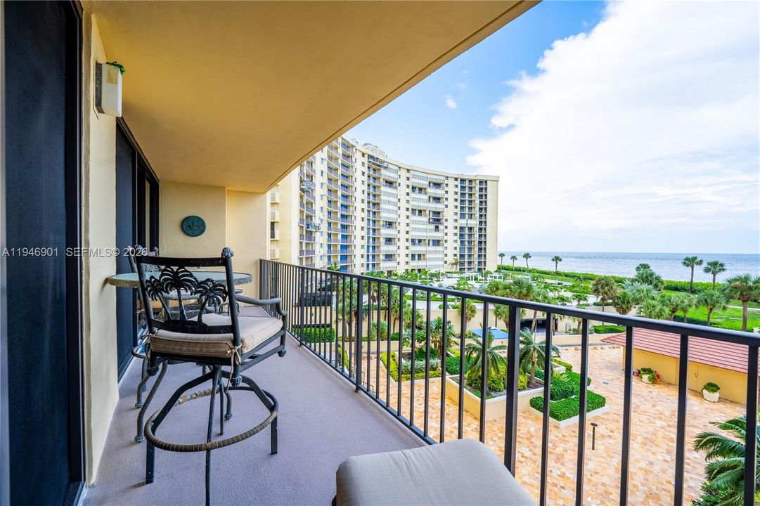 For Rent: $7,500 (2 beds, 2 baths, 1170 Square Feet)