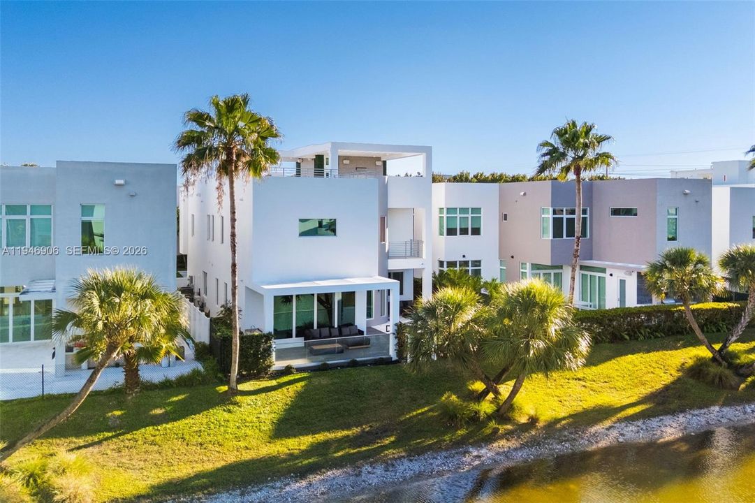 For Sale: $3,460,000 (5 beds, 5 baths, 0 Square Feet)
