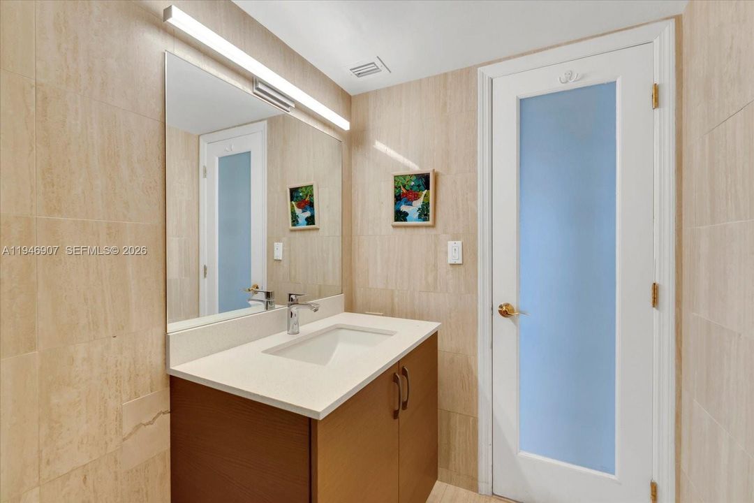 For Sale: $1,495,000 (2 beds, 2 baths, 1388 Square Feet)