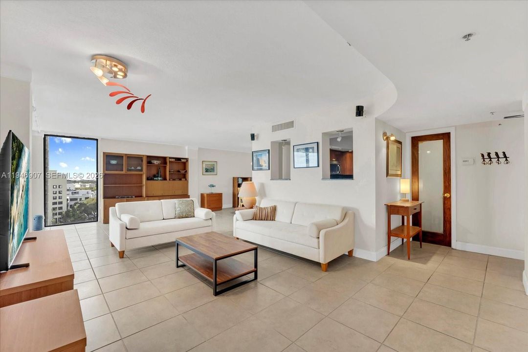 For Sale: $1,495,000 (2 beds, 2 baths, 1388 Square Feet)
