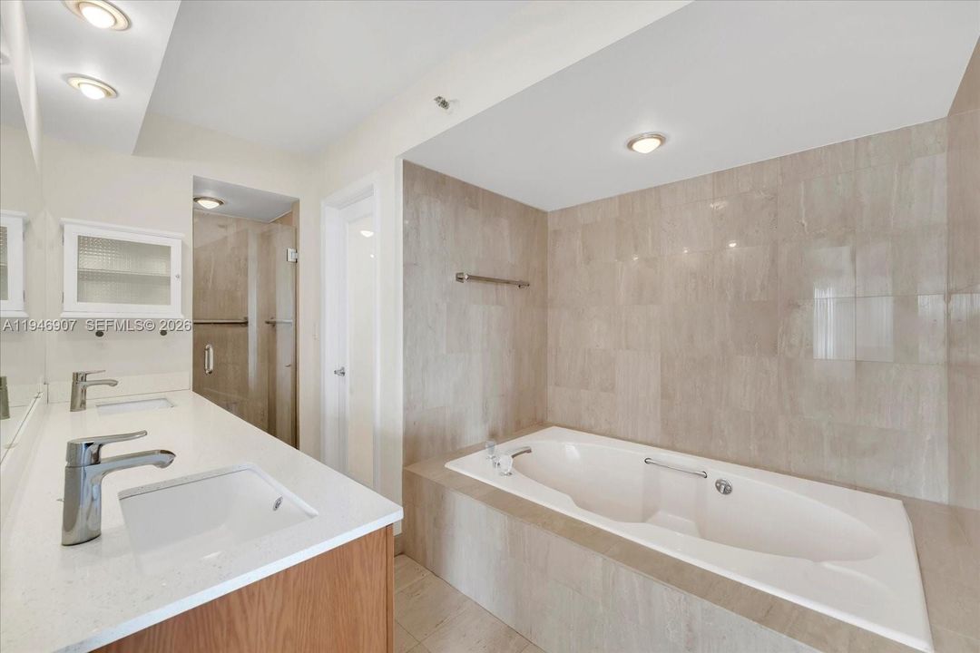 For Sale: $1,495,000 (2 beds, 2 baths, 1388 Square Feet)