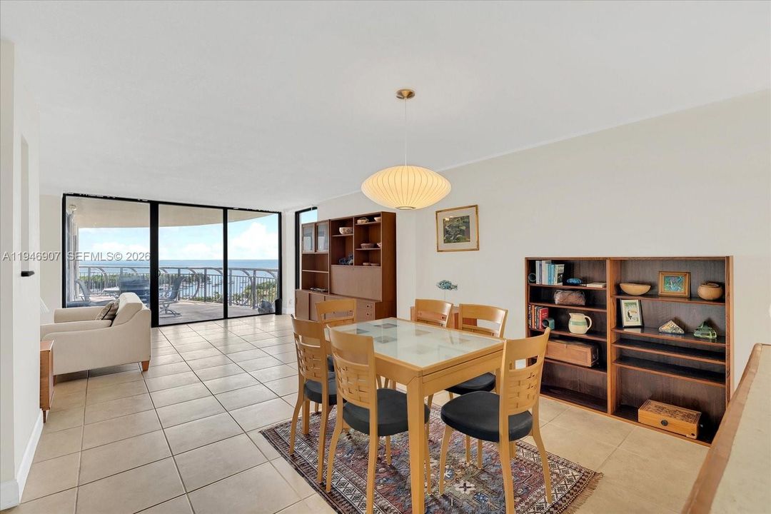 For Sale: $1,495,000 (2 beds, 2 baths, 1388 Square Feet)