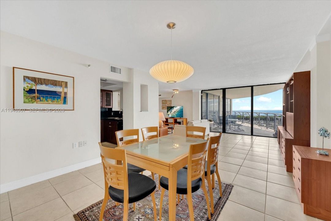 For Sale: $1,495,000 (2 beds, 2 baths, 1388 Square Feet)