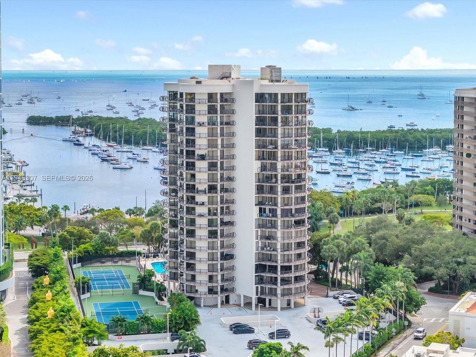 For Sale: $1,495,000 (2 beds, 2 baths, 1388 Square Feet)