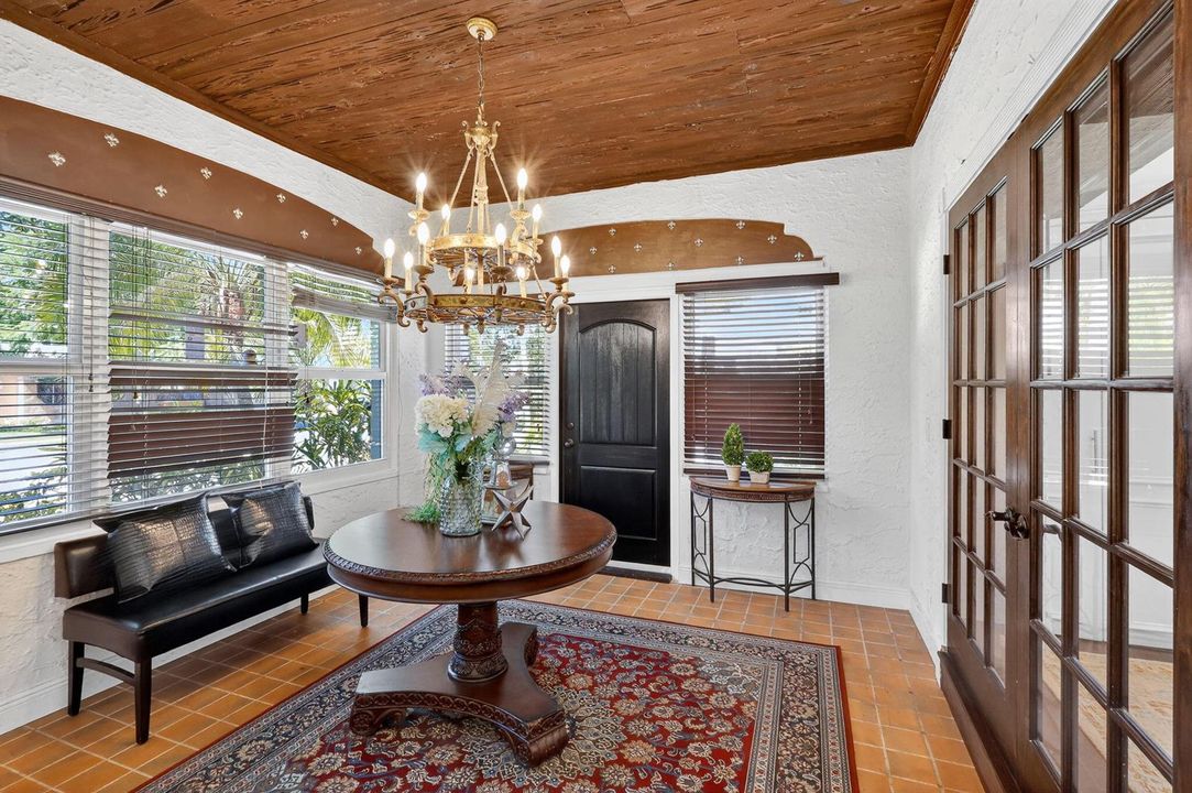 Foyer of 520 34th.