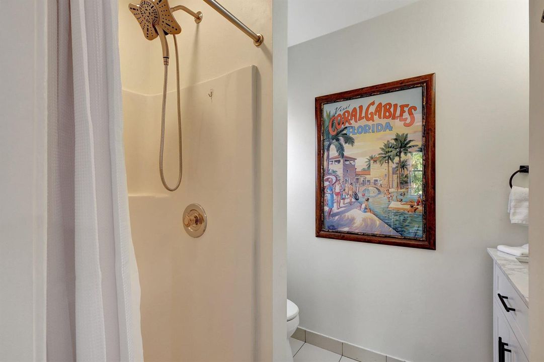 Cottage full bath