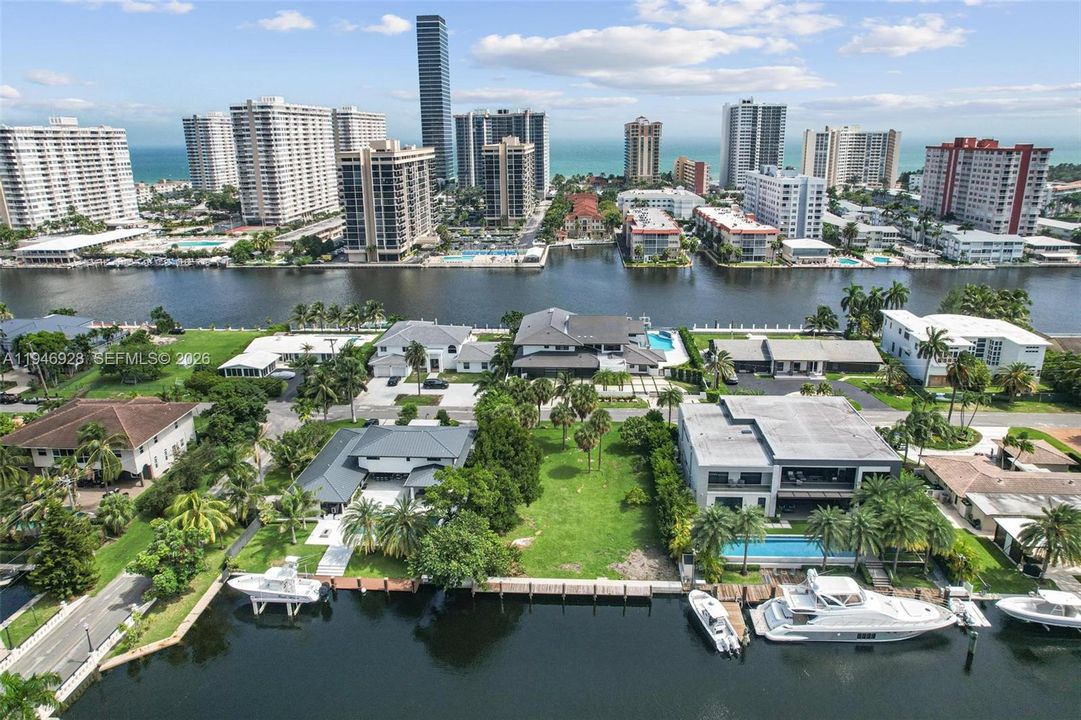 待售: $3,475,000 (0.26 acres)