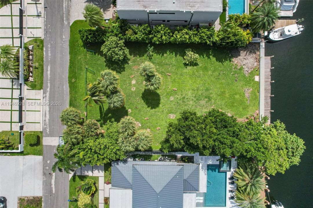 待售: $3,475,000 (0.26 acres)