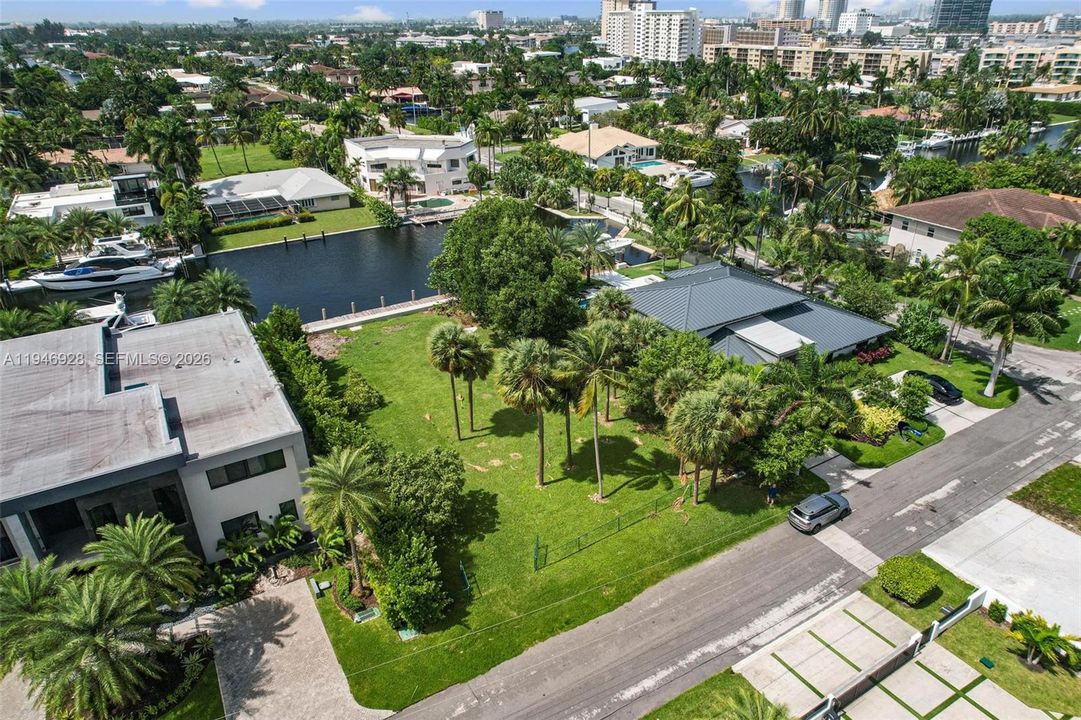 待售: $3,475,000 (0.26 acres)