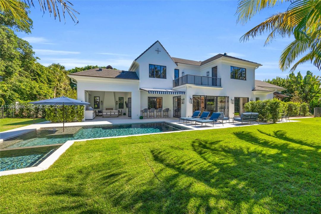 На продажу: $12,750,000 (4 спален, 3 ванн, 3458 Квадратных фут)