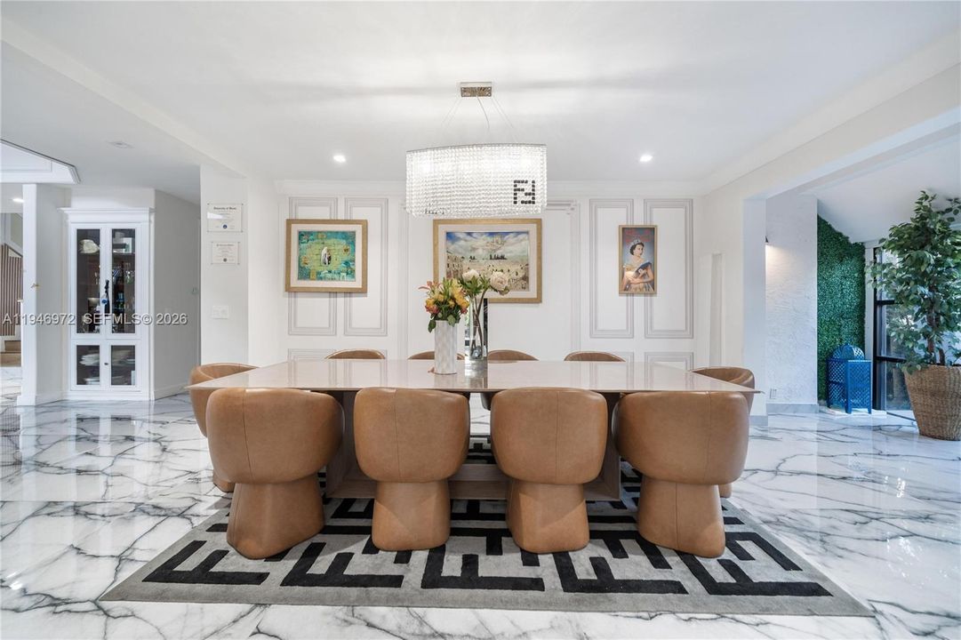 For Sale: $4,950,000 (6 beds, 4 baths, 5658 Square Feet)