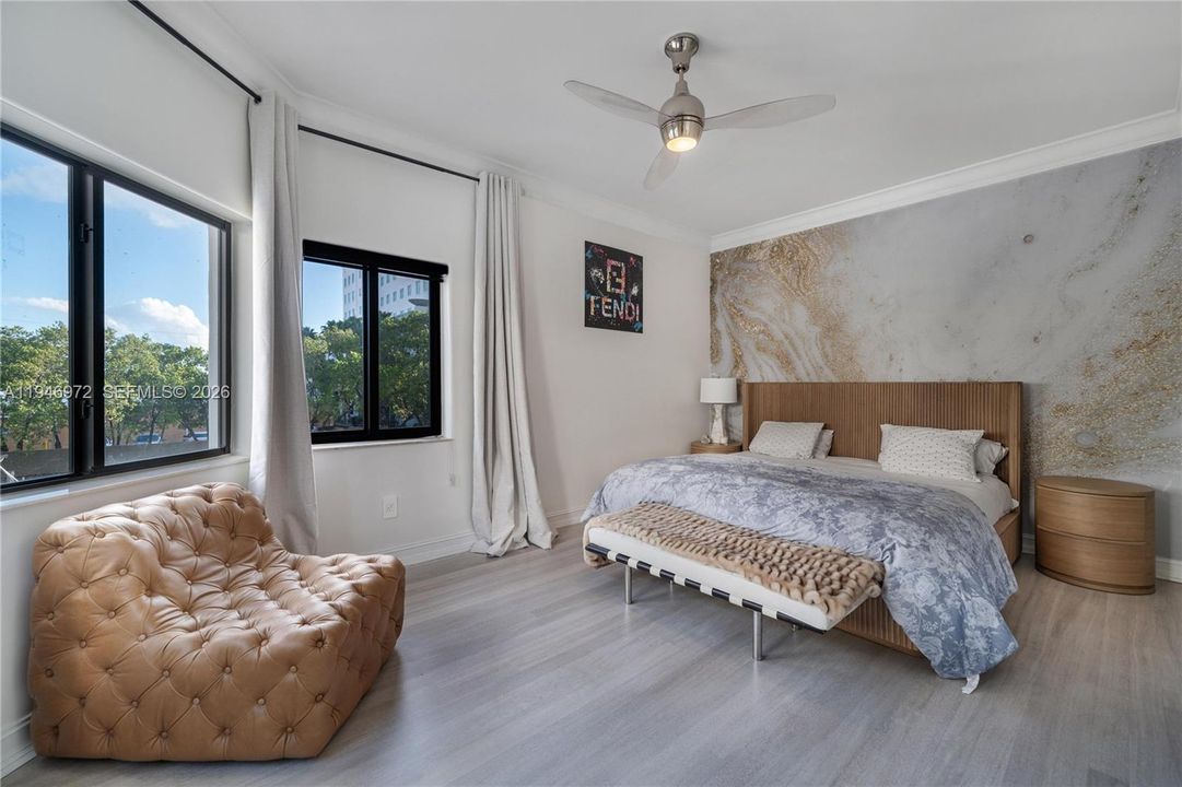 For Sale: $4,950,000 (6 beds, 4 baths, 5658 Square Feet)