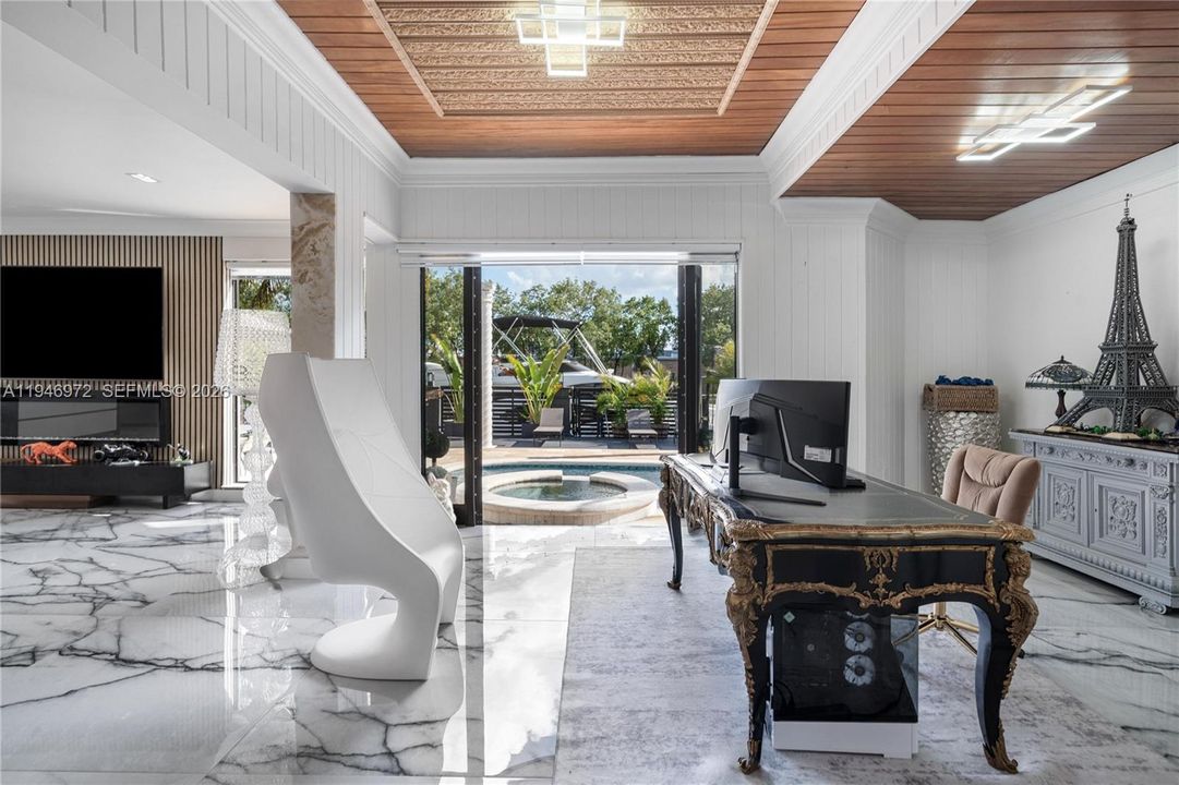 For Sale: $4,950,000 (6 beds, 4 baths, 5658 Square Feet)