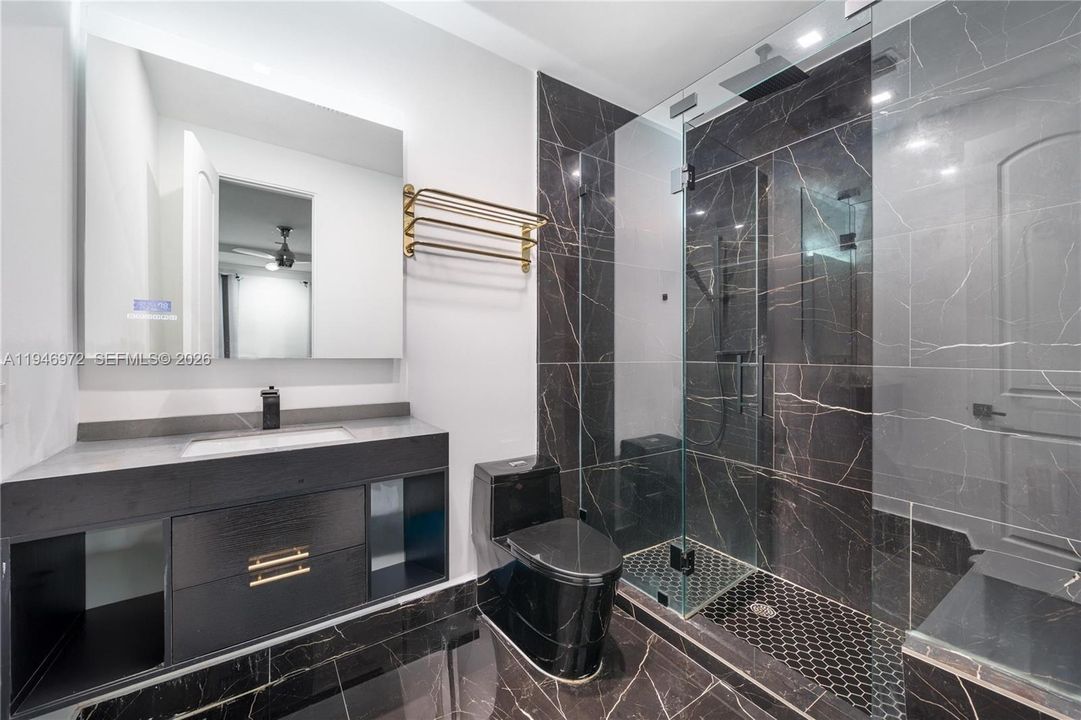 For Sale: $4,950,000 (6 beds, 4 baths, 5658 Square Feet)