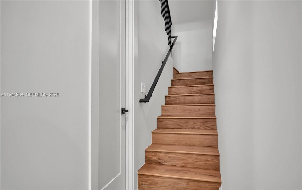For Sale: $1,299,000 (3 beds, 2 baths, 1723 Square Feet)