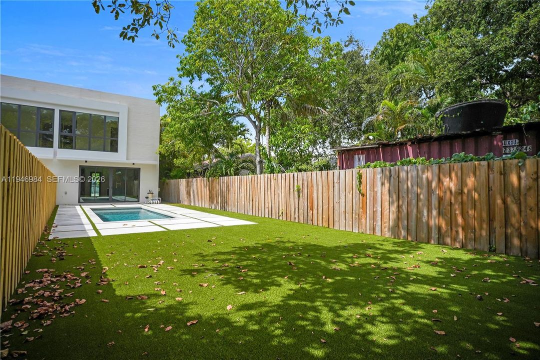 For Sale: $1,299,000 (3 beds, 2 baths, 1723 Square Feet)
