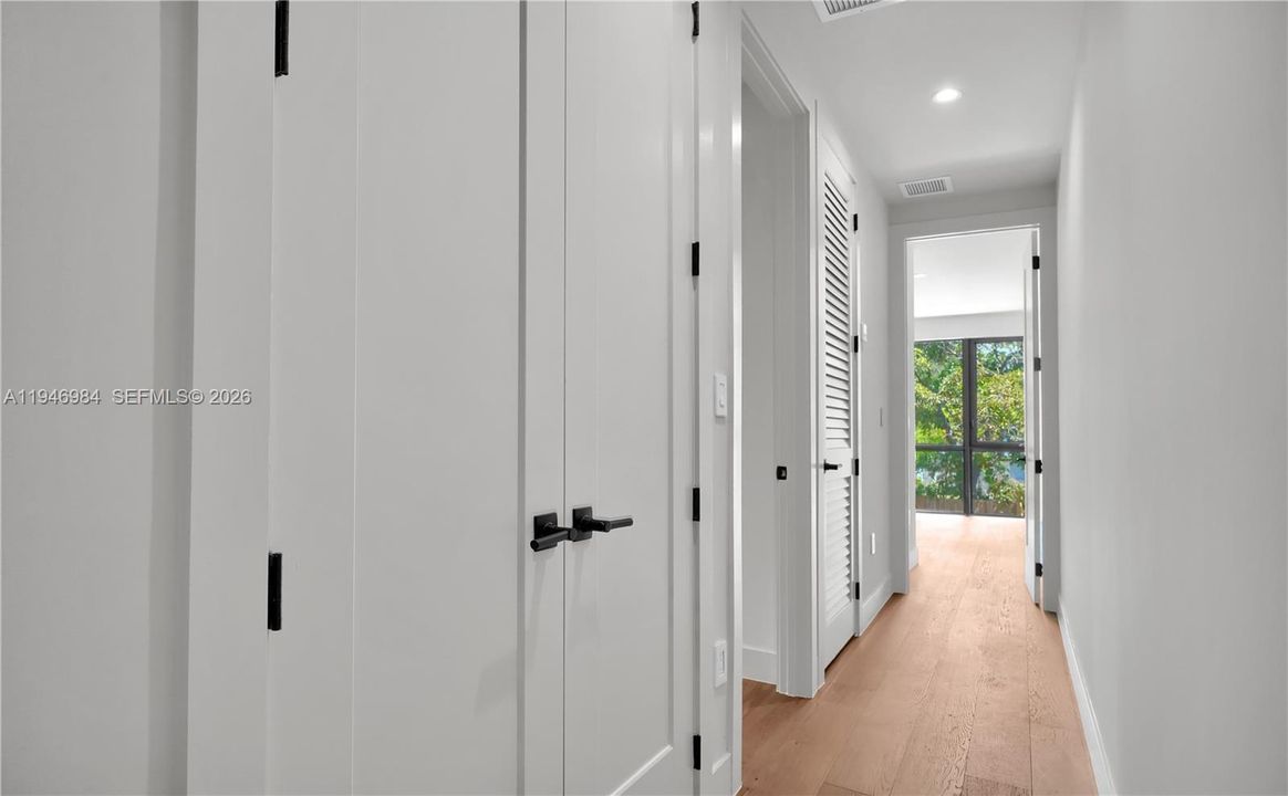 For Sale: $1,299,000 (3 beds, 2 baths, 1723 Square Feet)