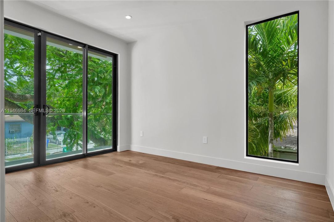 For Sale: $1,299,000 (3 beds, 2 baths, 1723 Square Feet)