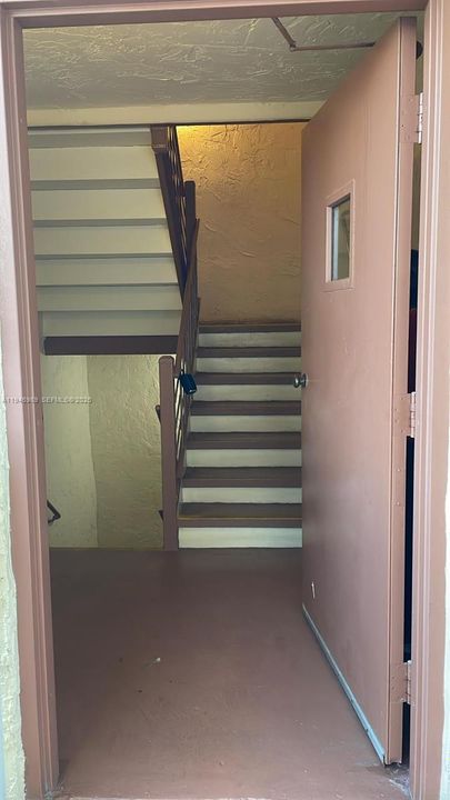 For Sale: $275,000 (2 beds, 2 baths, 1190 Square Feet)