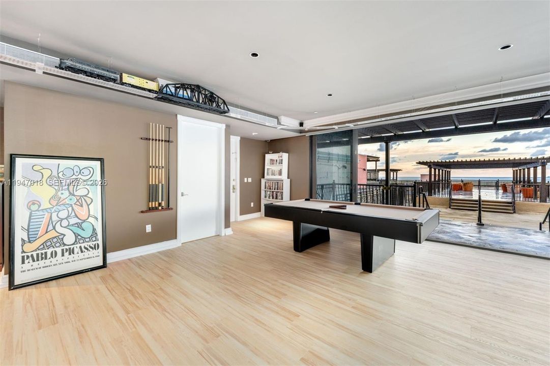 For Sale: $9,900,000 (5 beds, 8 baths, 8280 Square Feet)
