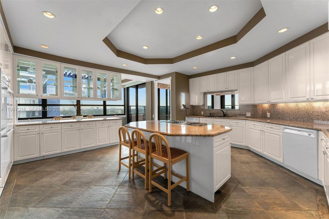 For Sale: $9,900,000 (5 beds, 8 baths, 8280 Square Feet)