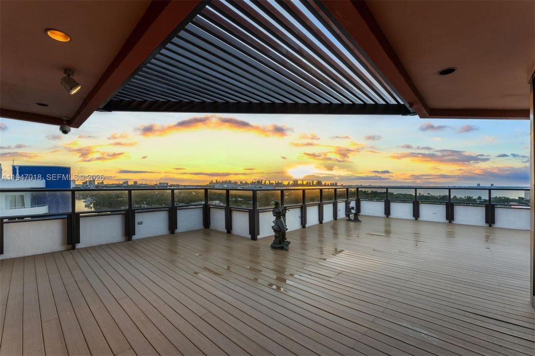 For Sale: $9,900,000 (5 beds, 8 baths, 8280 Square Feet)