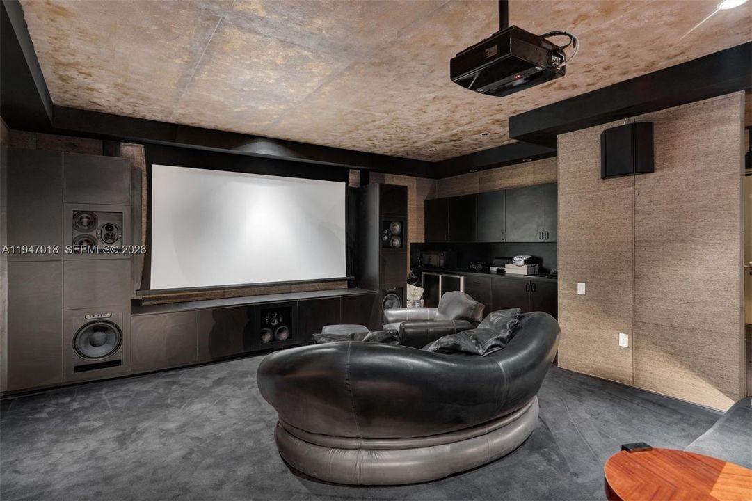 For Sale: $9,900,000 (5 beds, 8 baths, 8280 Square Feet)