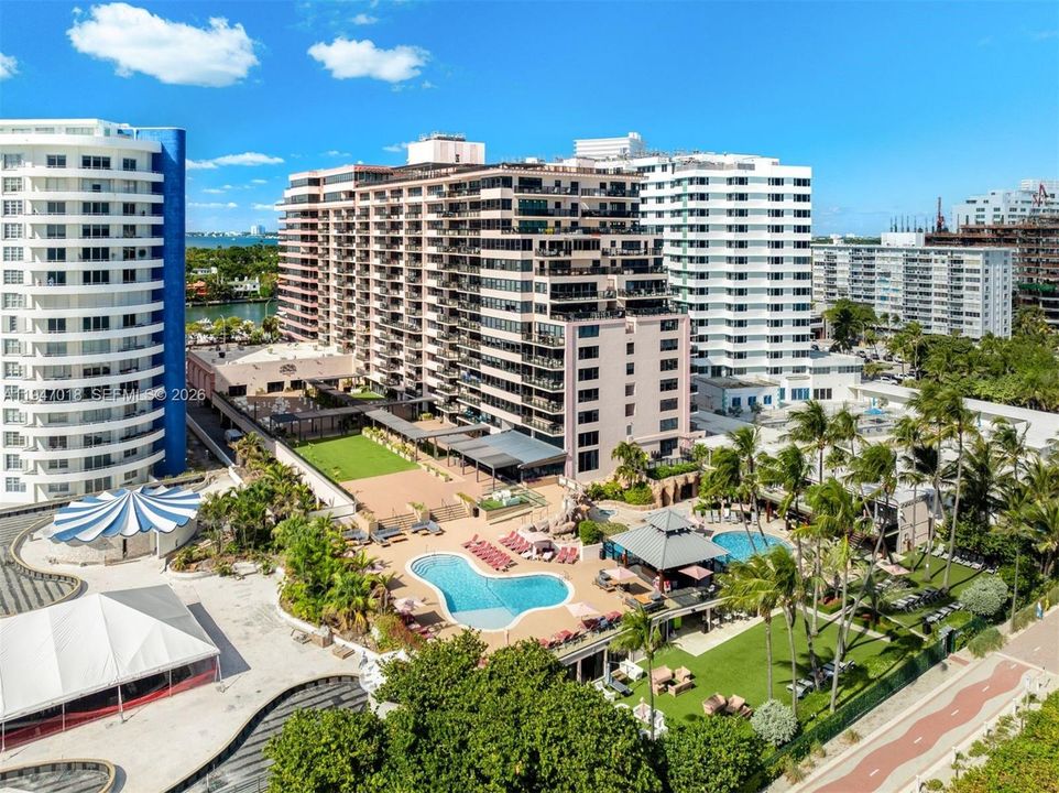 For Sale: $9,900,000 (5 beds, 8 baths, 8280 Square Feet)