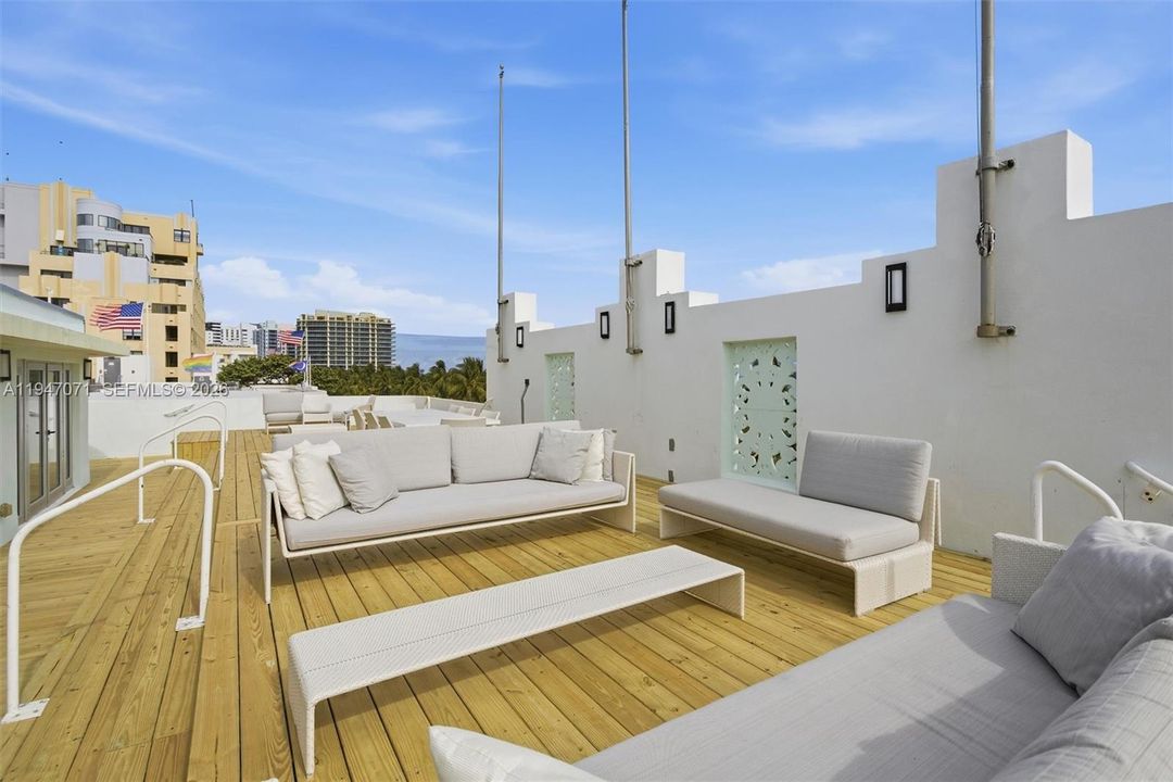 For Sale: $5,999,000 (4 beds, 4 baths, 2789 Square Feet)