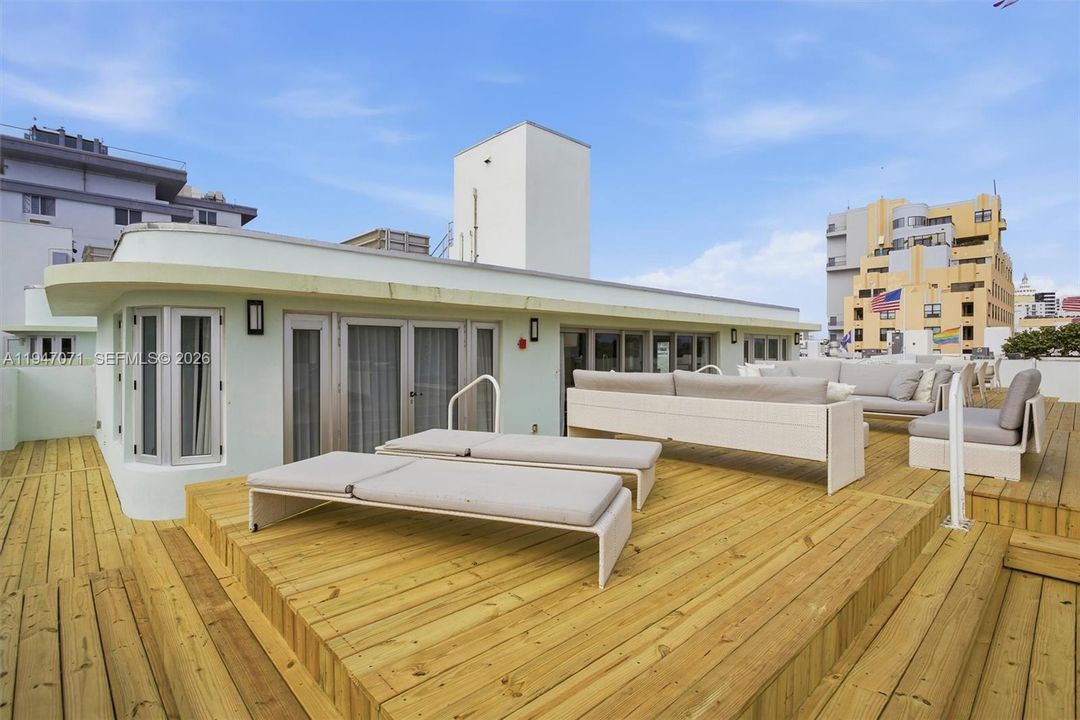 For Sale: $5,999,000 (4 beds, 4 baths, 2789 Square Feet)