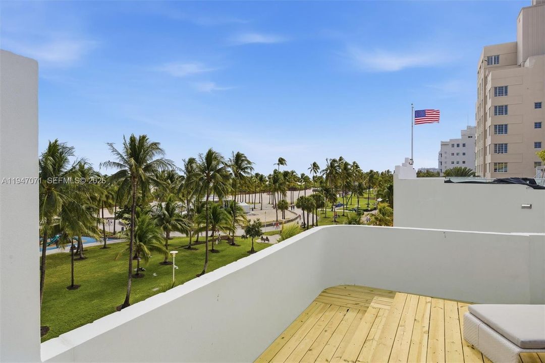 For Sale: $5,999,000 (4 beds, 4 baths, 2789 Square Feet)